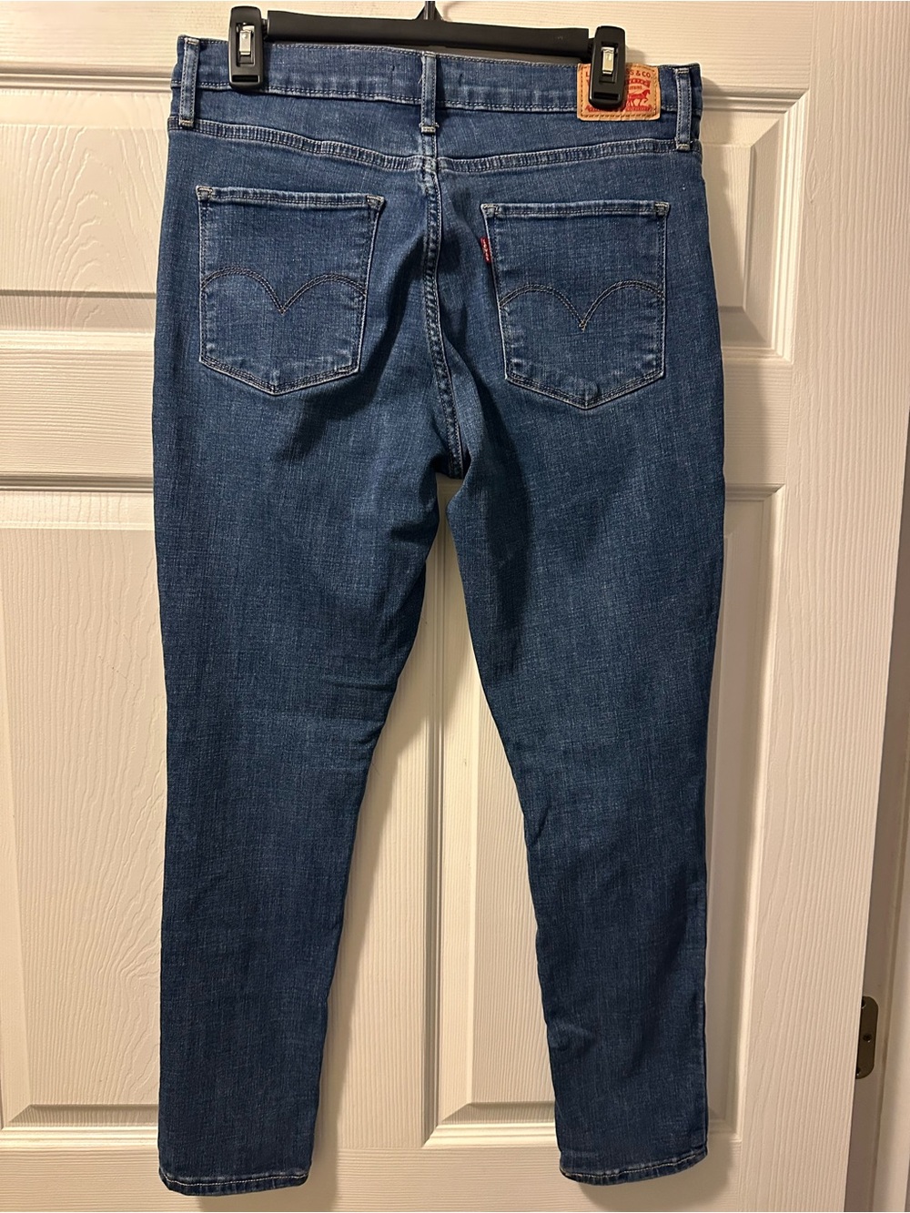Women’s Levi's 311 Shaping Skinny Jeans in Medium Blue Denim - Size 31